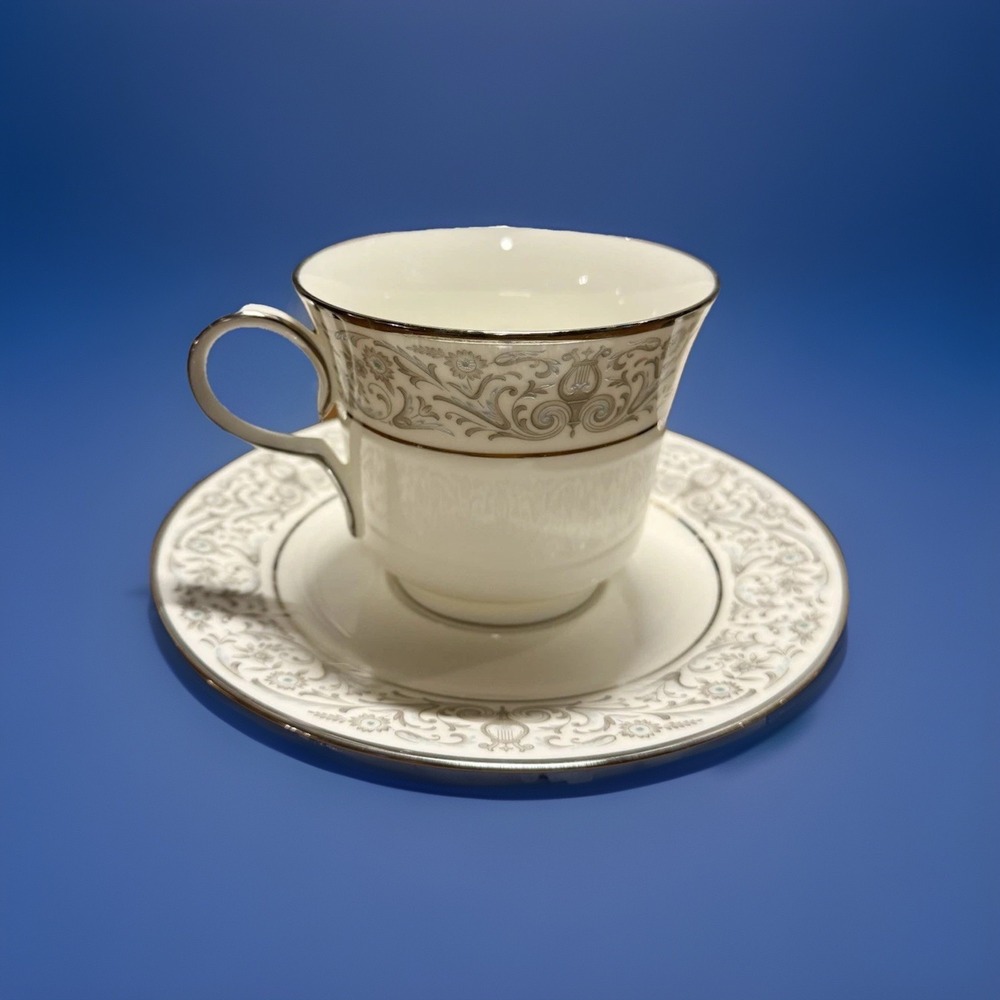 16 piece Noritake Canterbury Teacup & Saucer Grey Blue Floral Platinum Trim VTG